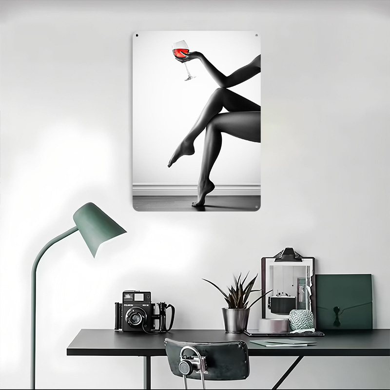 우아한 여성이 와인잔을 든 양철 포스터, 맞춤형 벽 장 - Women Accessories Poster 리뷰 및 가격